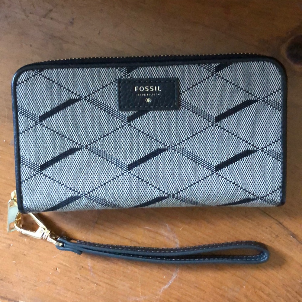 Fossil Wristlet Wallet